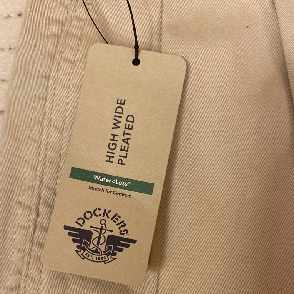 DOCKERS.Classic Tan women’s Pants - Picture 6 of 9